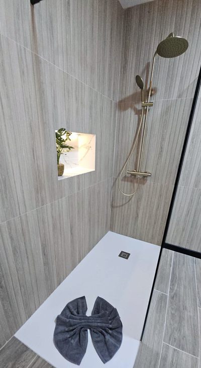 F-217 Ferienhaus in Lajares modernes Bad mit ebenerdiger Dusche