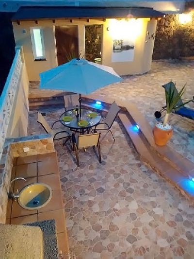 F-216 Ferienhaus mit Pool Fuerteventura Sitzecke mit Grillplatz