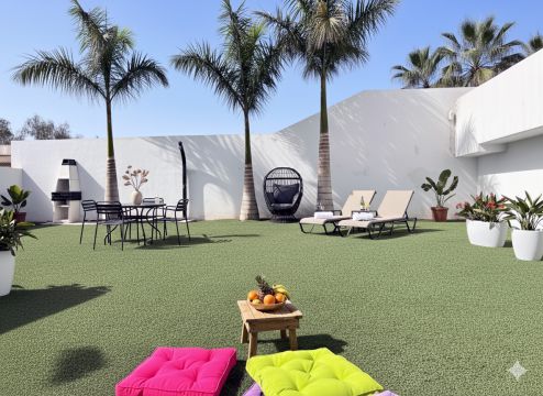 TFS-181 Studio Teneriffa Terrasse und Esstisch und Sonnenliegen