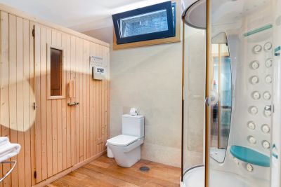 L-027 modernes Ferienhaus - mit Sauna und Hydrodusche