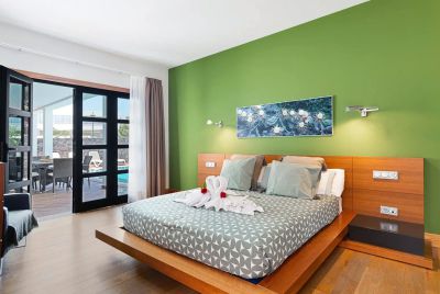 L-027 modernes Ferienhaus - Hauptschlafzimmer 