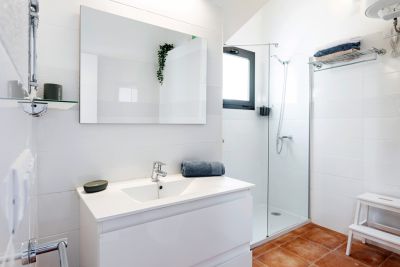 GO-040 Ferienwohnung Bad mit großem Duschbereich La Gomera Valle Gran Rey