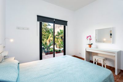 GO-041 Ferienwohnung La Gomera Valle Gran Rey, Hauptschlafzimmer mit Zugang Terrasse