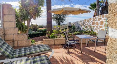 Teneriffa Ferienhaus TFS-159 Wohnzimmer mit Gartenm&ouml;beln