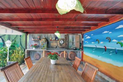 Ferienhaus Fuerteventura gro&szlig;e &uuml;berdachte Terrasse mit Sitzplatz F-225