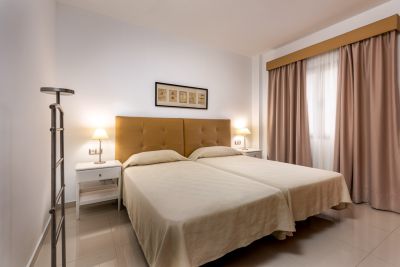 Ferienwohnung G-031 Puerto Mogan - 3A - Schlafzimmer 1 mit Doppelbett