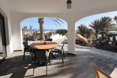 Lanzarote Villa L-170 Terrasse mit Meerblick