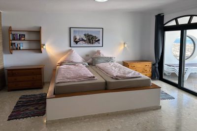 Lanzarote Villa L-170 Schlafzimmer 1 mit Dachterrasse